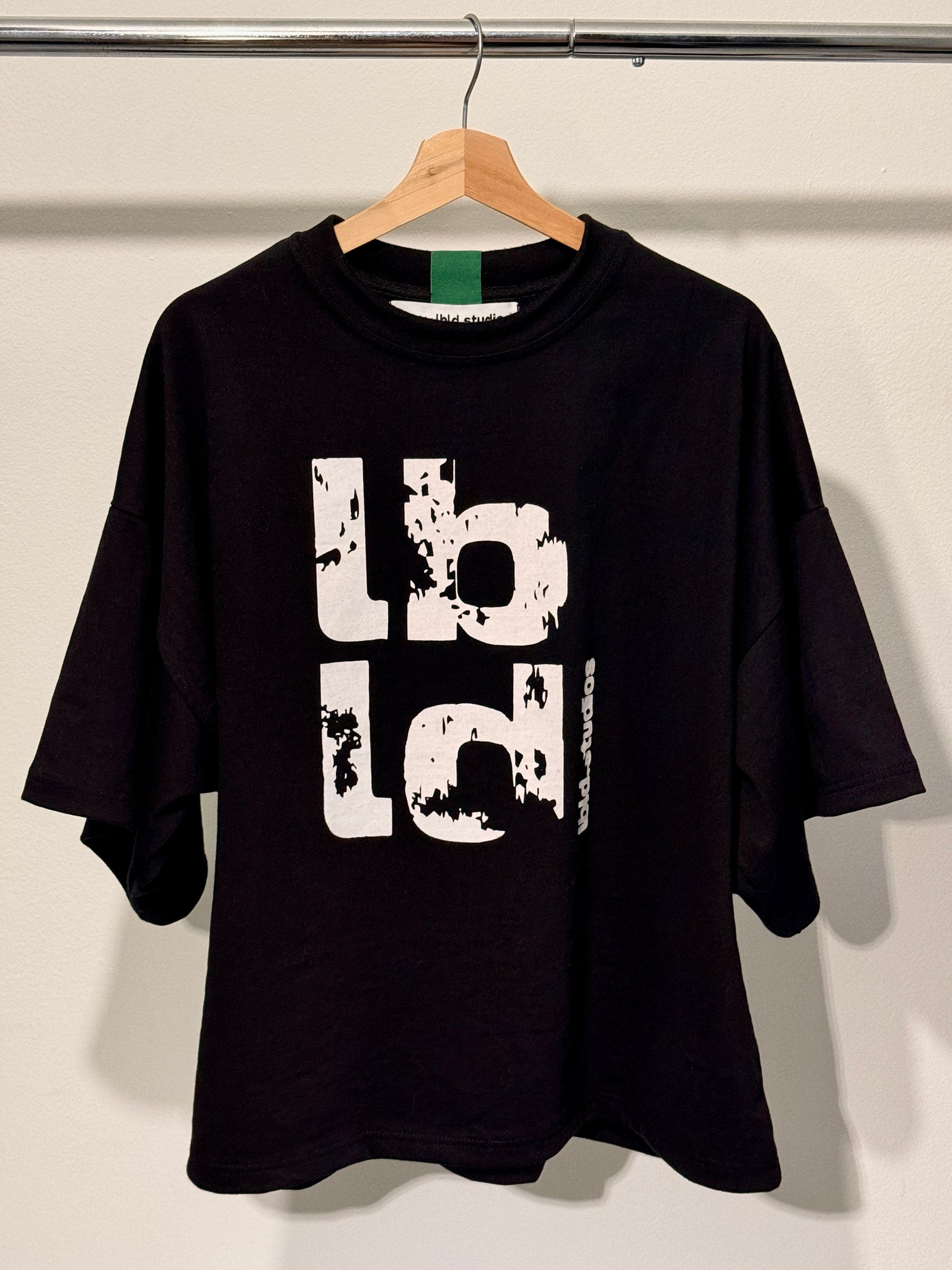 Cube fit Eroded Logo T-shirt - Black